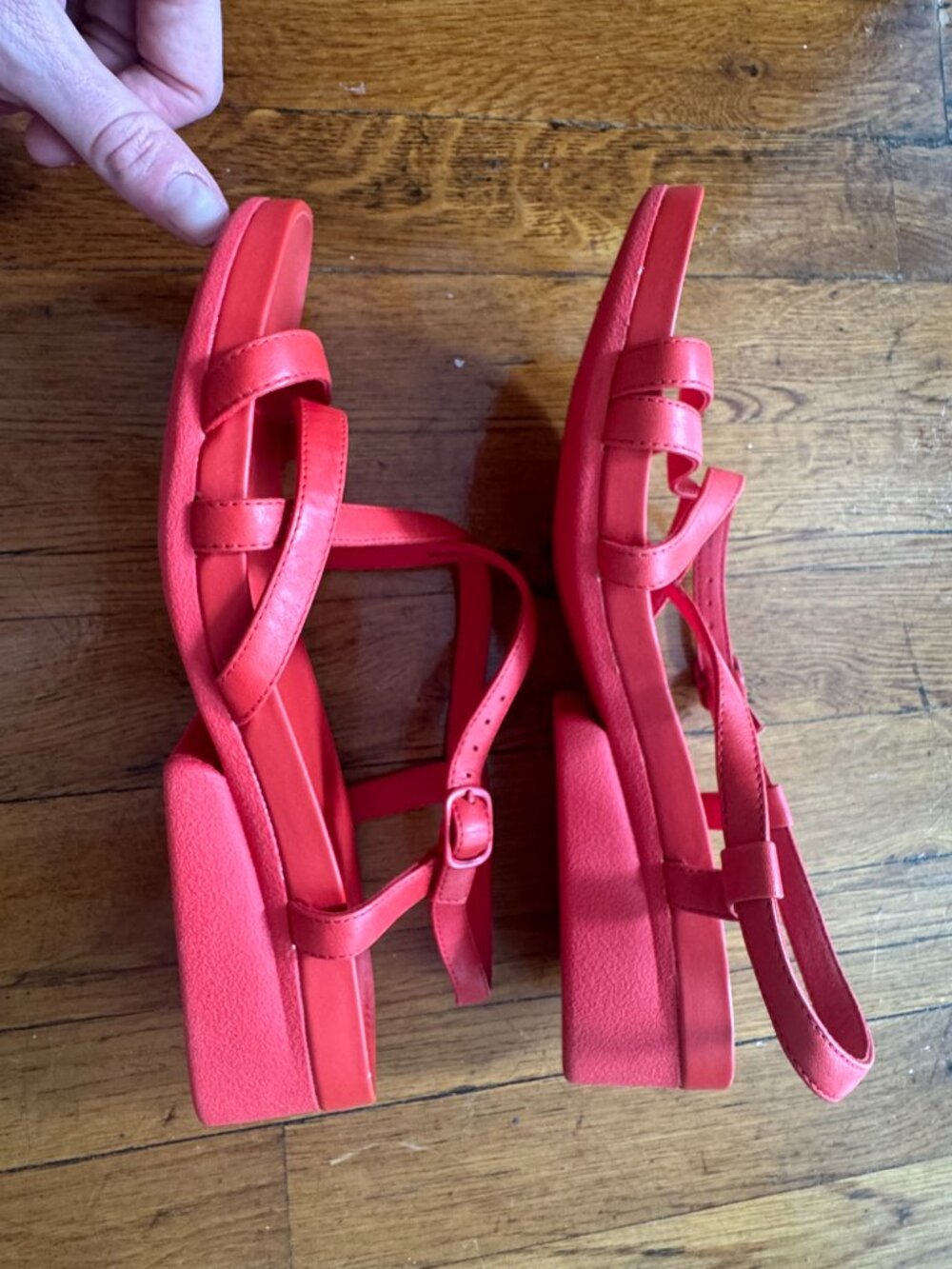 Strappy Red Camper Minikaah sandals - Picture 4 of 11